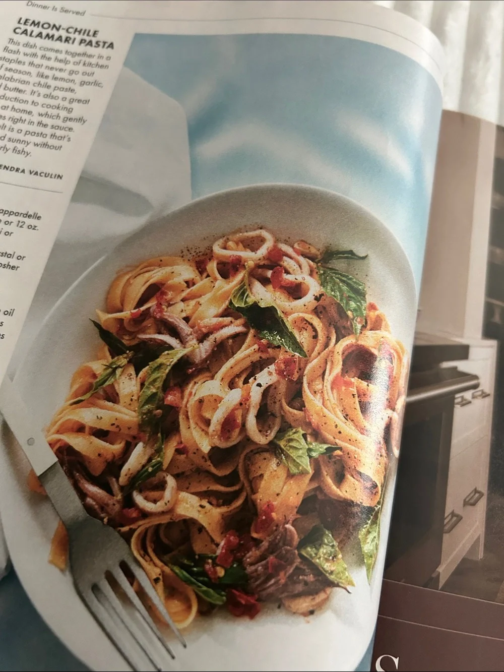 December 2024 / January 2025 Bon Appetit Magazine - Holiday Issue Vol 69 No 10